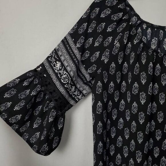 Maurices Small Black Floral Blouse - Picture 3 of 7